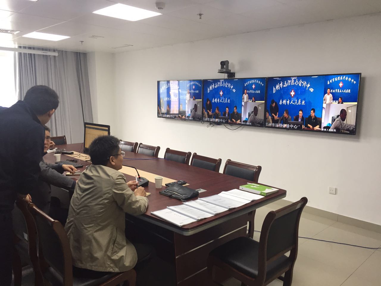 市卫计委领导验收泰州市远程会诊中心